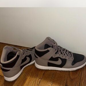 Nike Men's Black and Brown High-Top Sneakers